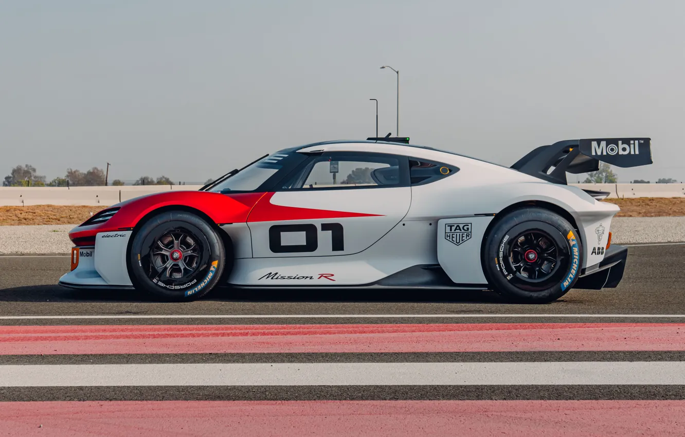 Porsche mission r