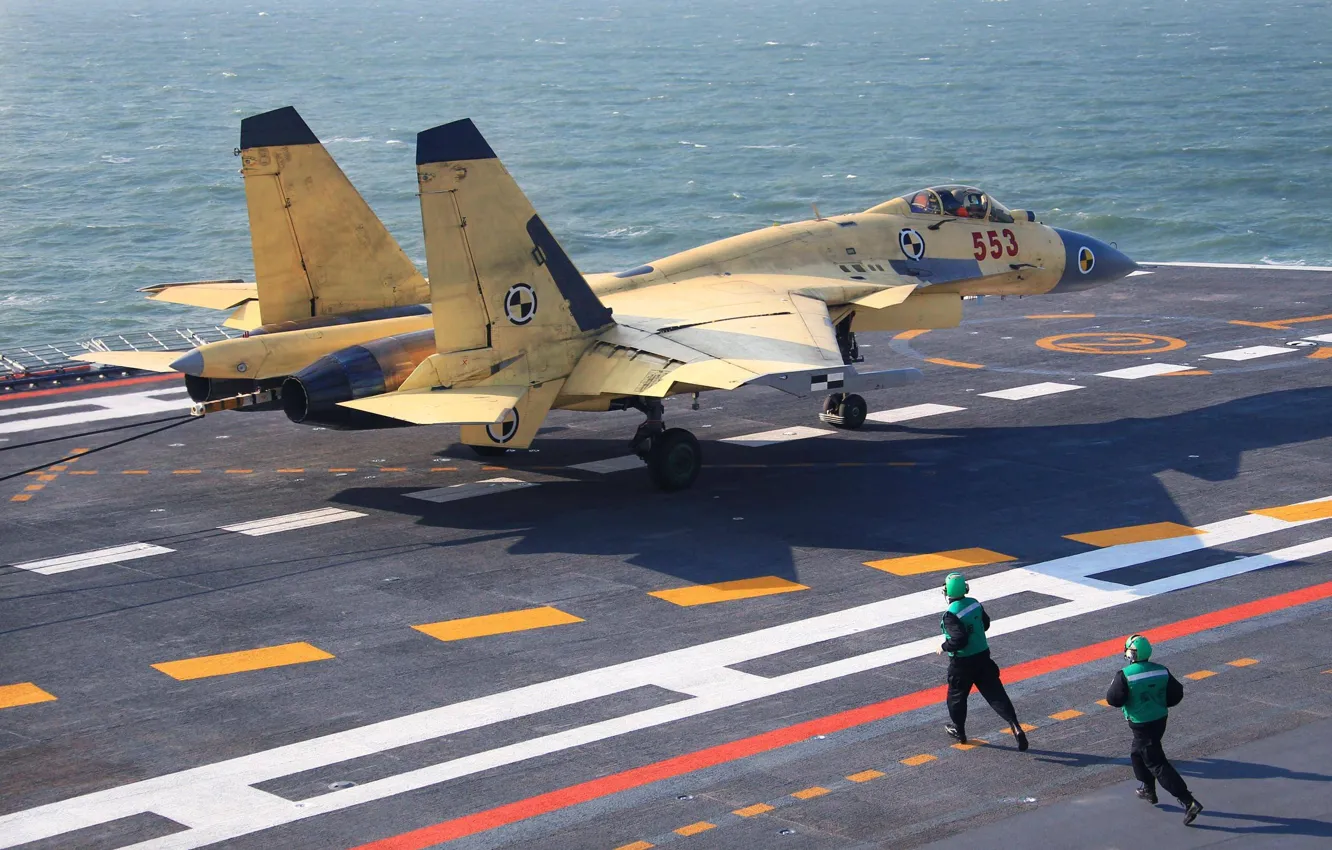 Фото обои посадка, Shenyang Aircraft Corporation, палубный истребитель Шэньян J-15, создан на базе советского Су-33