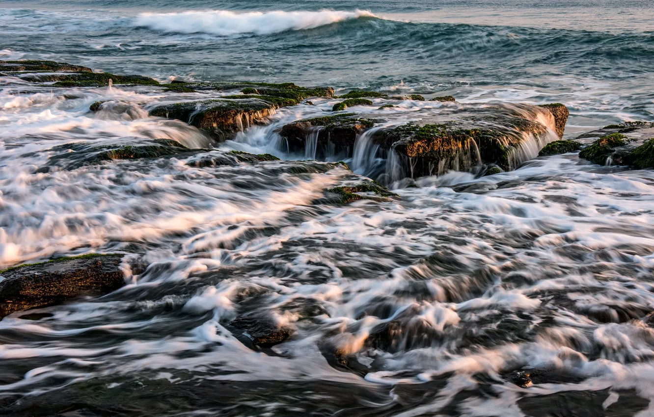 Фото обои море, волны, камни, прибой, морская пена