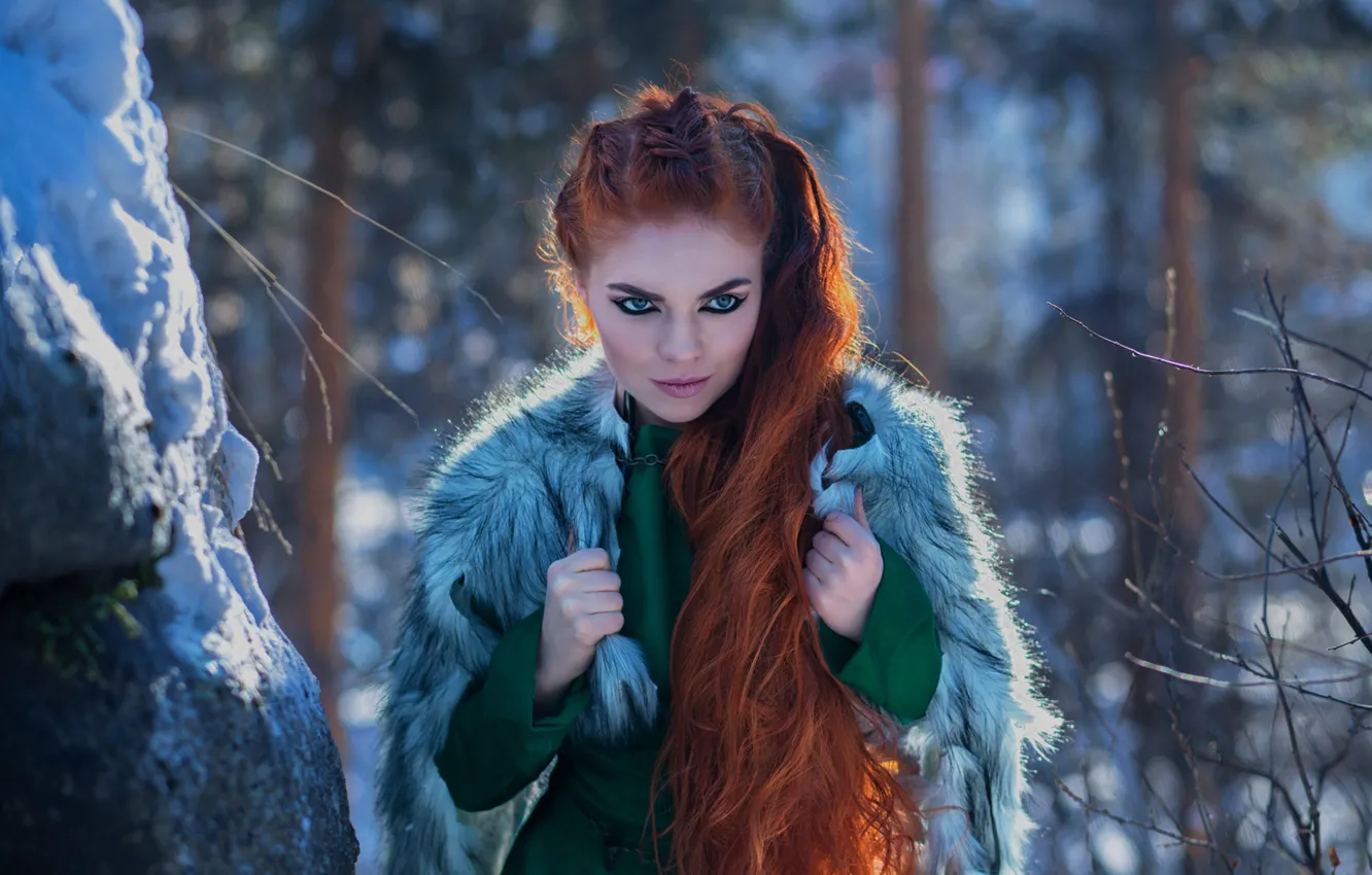 Фото обои зима, взгляд, девушка, рыжая, рыжеволосая, длинные волосы, Наталья Баклукова