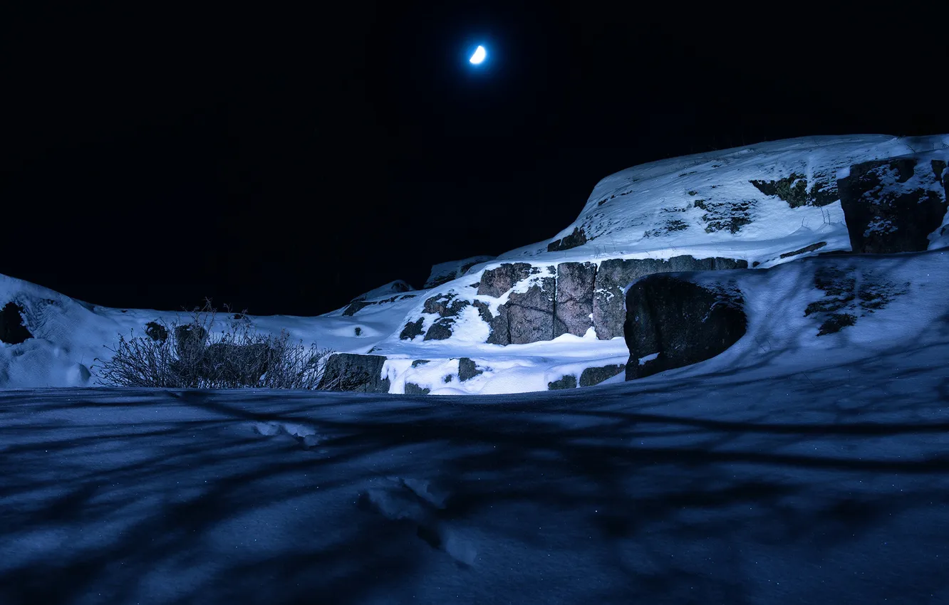 Фото обои снег, ночь, камни, луна