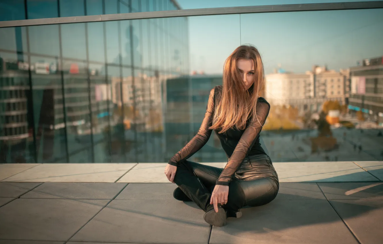 Фото обои girl, black, blonde, clothing, rooftop