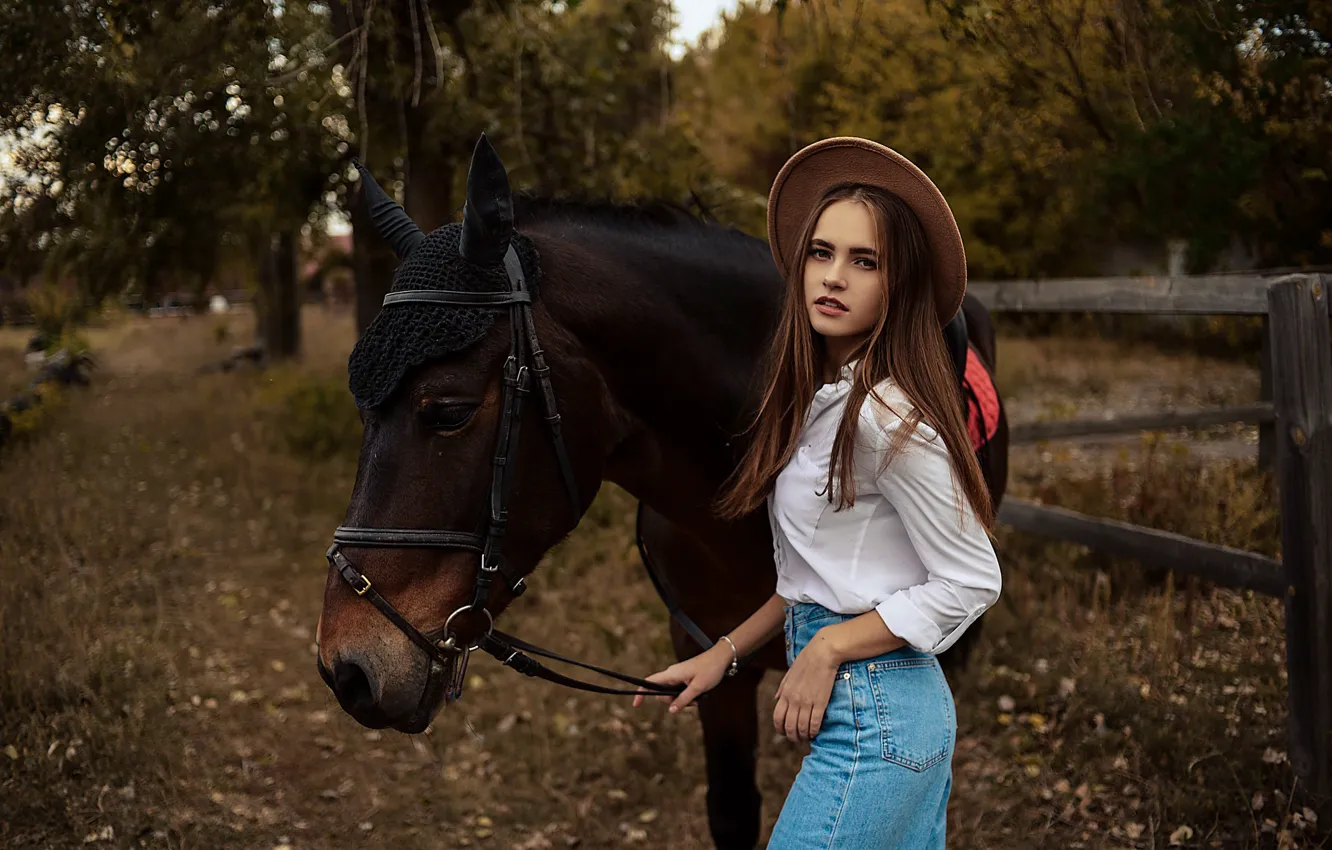 Фото обои девушка, конь, лошадь, шляпка, Алина Божко, Кристина Степанова