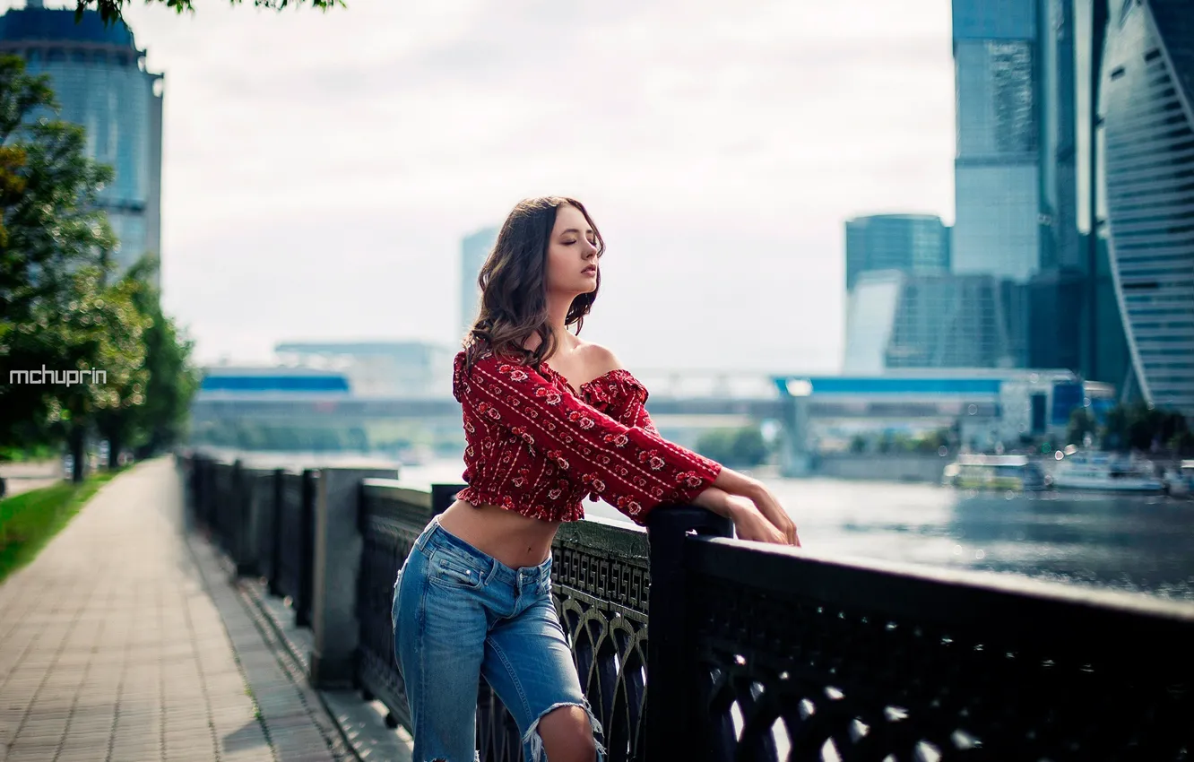 Фото обои девушка, город, модель, джинсы, фигура, Москва, Disha Shemetova, Maksim Chuprin