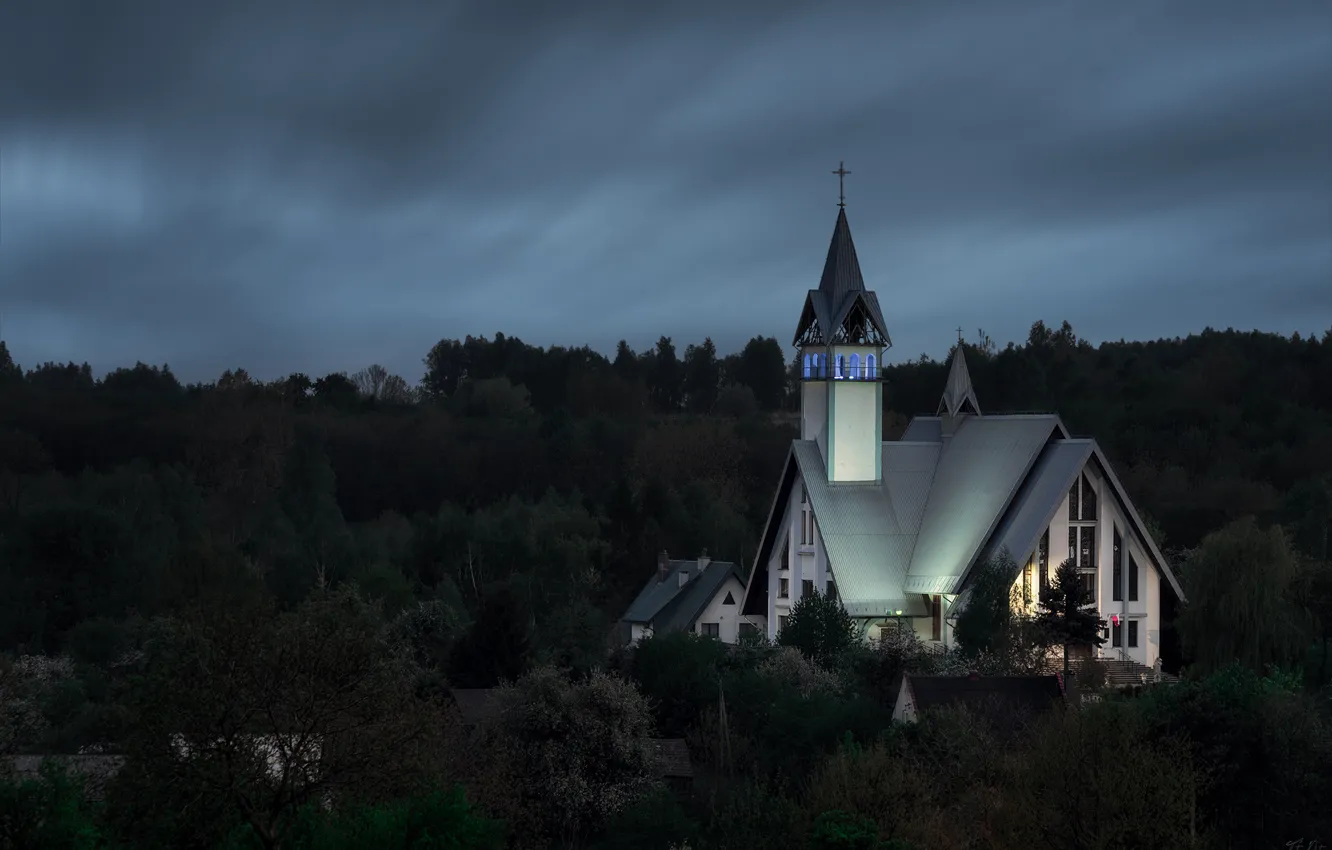 Фото обои пейзаж, ночь, природа, подсветка, Польша, церковь, леса