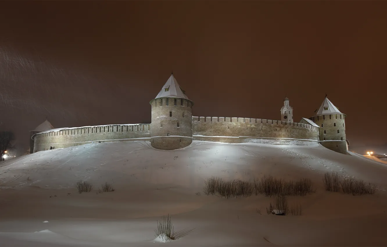Фото обои зима, небо, снег, ночь, город, стена, башня, кремль