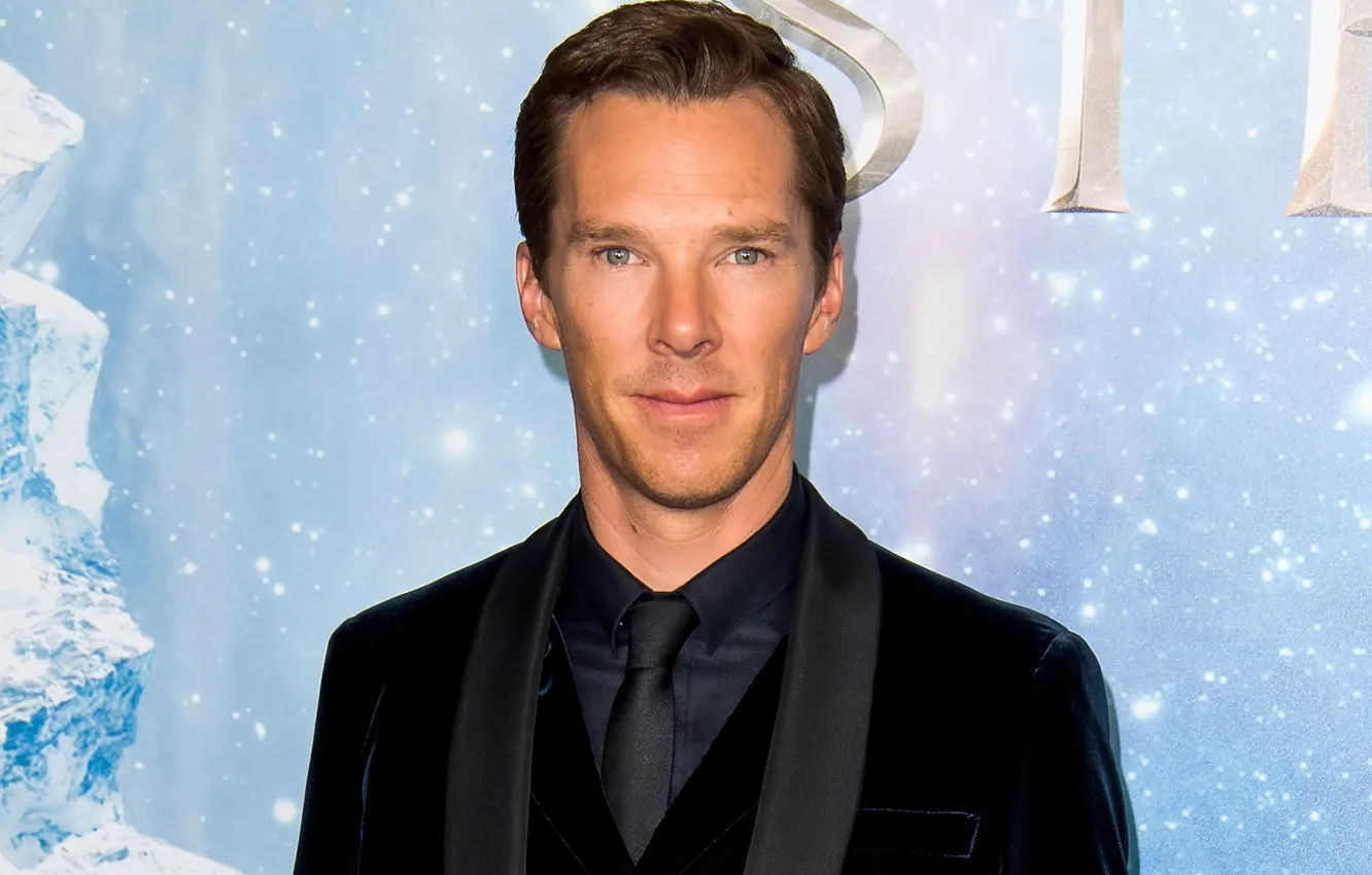 Фото обои взгляд, фон, портрет, Бенедикт Камбербэтч, Benedict Cumberbatch, британский актер, чёрный пиджак