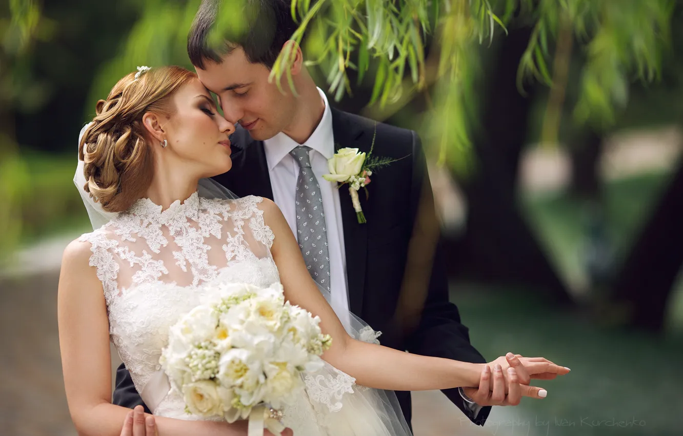Фото обои платье, объятия, влюбленные, невеста, свадьба, жених