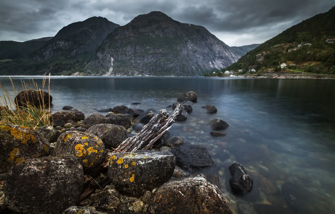 Фото обои mountains, clouds, village, stones, Norway, bush, Fjord, driftwood
