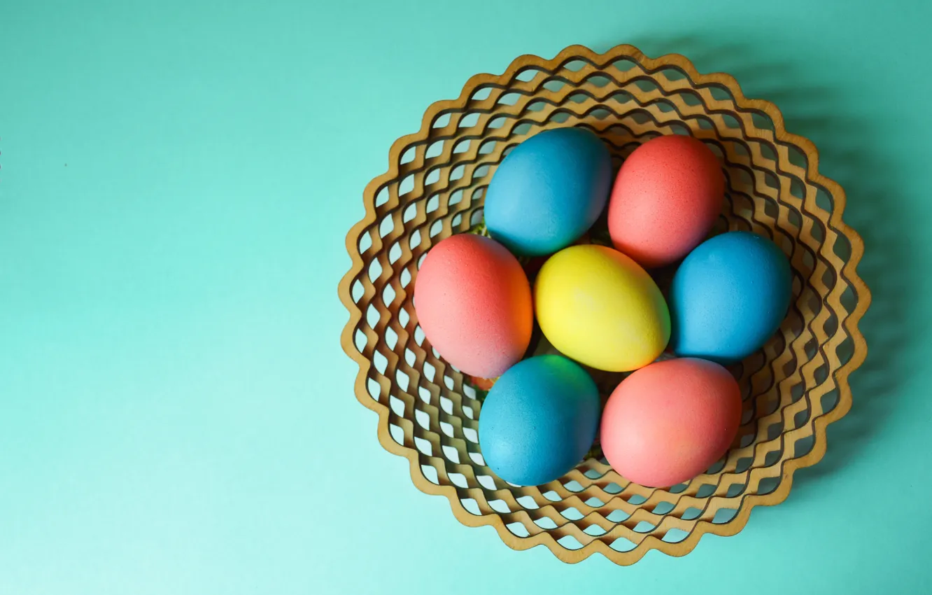 Фото обои праздник, яйца, весна, Пасха, разноцветные, плетенка, крашеные, крашенки
