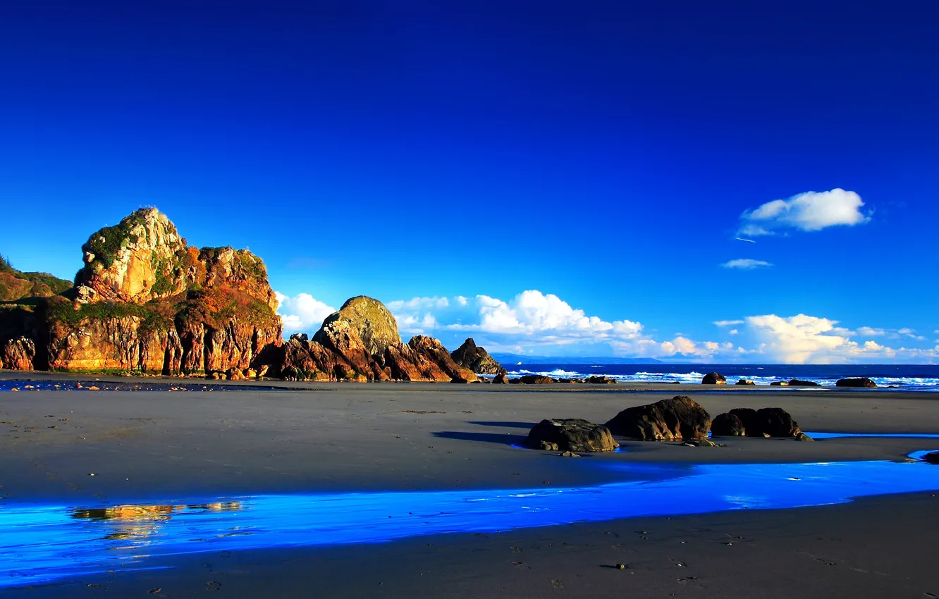 Фото обои песок, небо, скала, океан