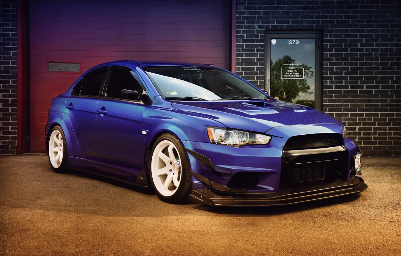 Фото обои гараж, mitsubishi, lancer, evolution, evo x, еvo 10