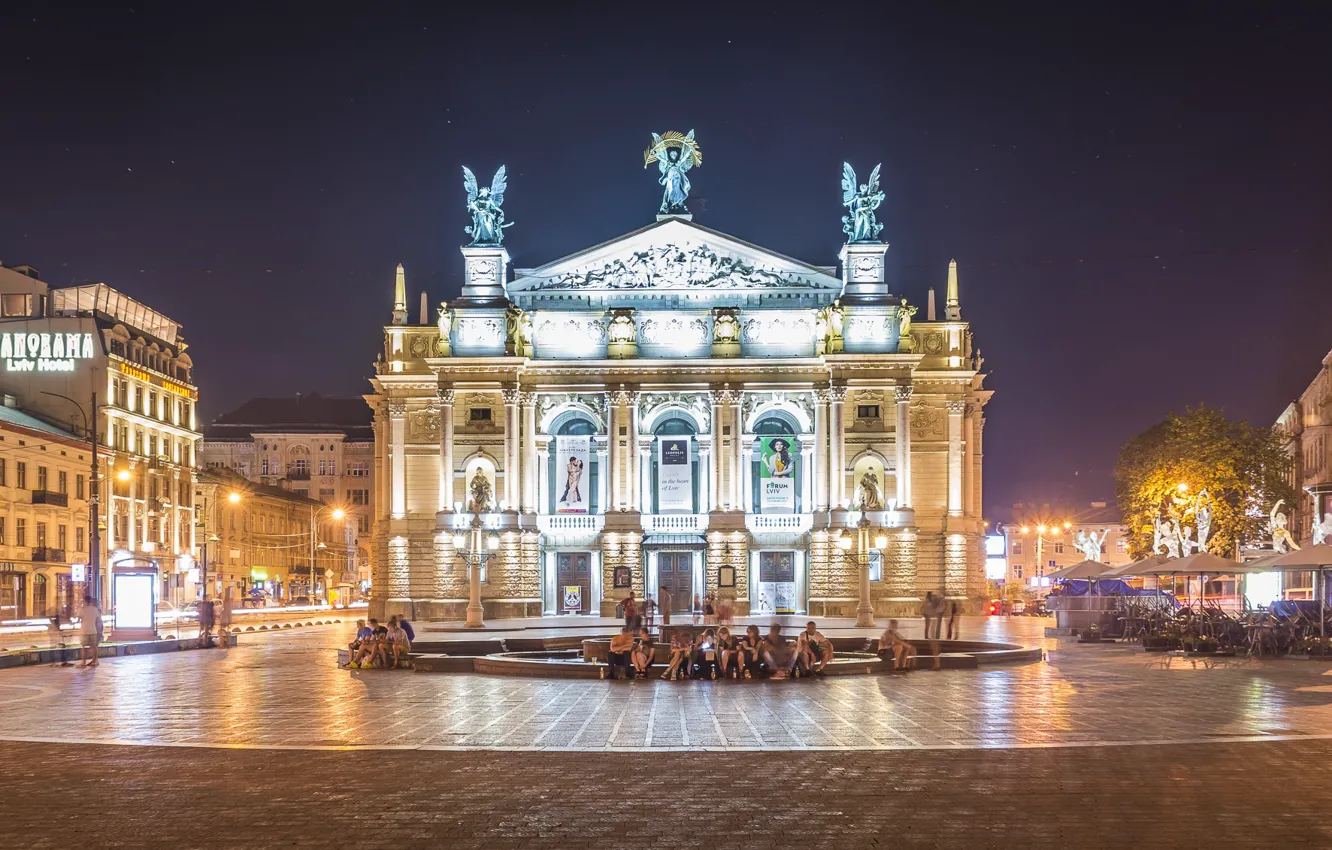 Фото обои вечер, фонари, фонтан, Украина, улицы, Львов, Львовский театр оперы и балета