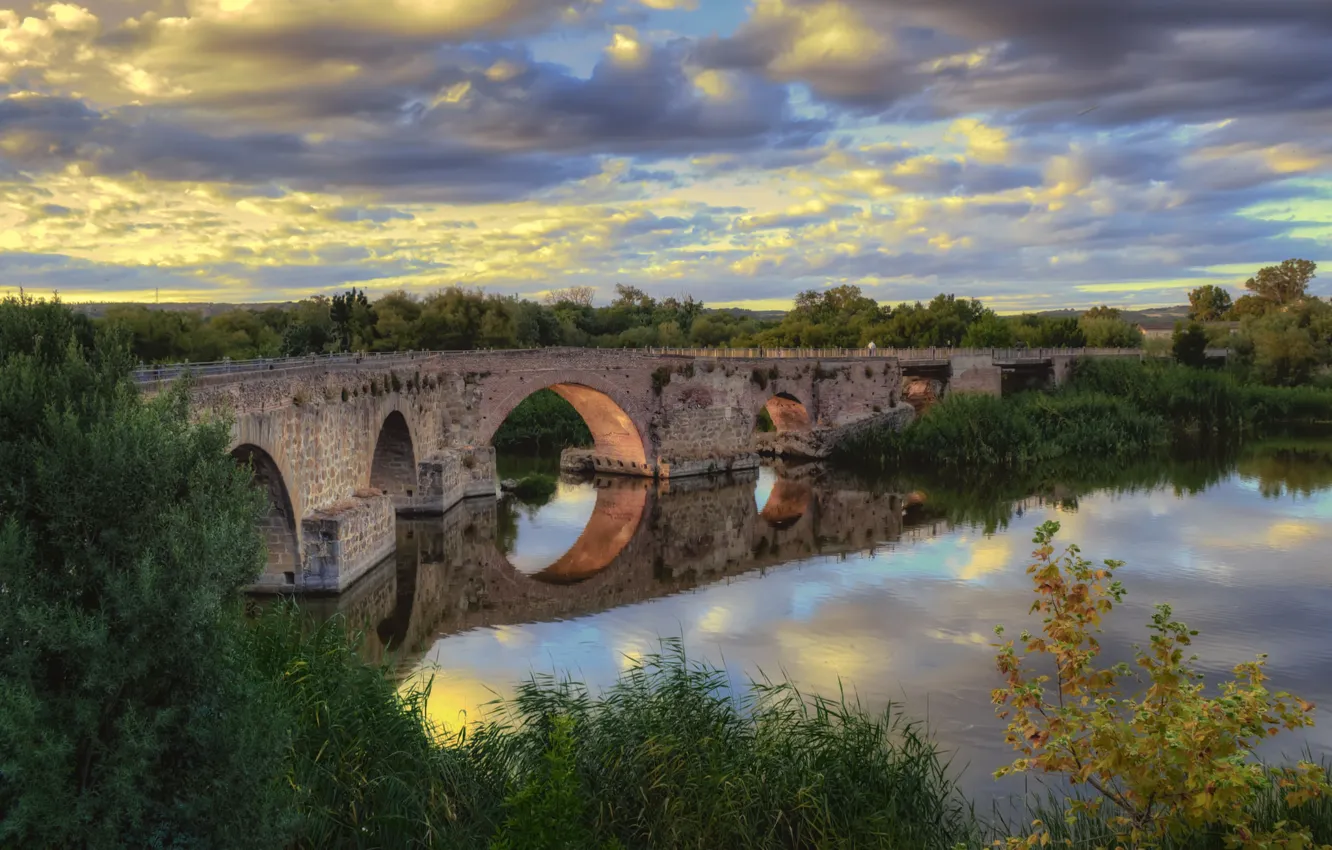 Фото обои пейзаж, арочный, Римский мост, город Мерида, Пуэнте-Романо