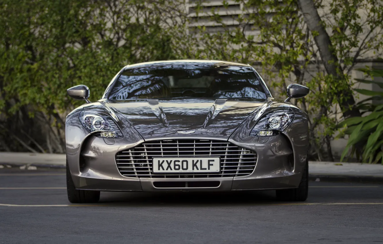 Фото обои деревья, Aston Martin, перед, астон мартин, парковка, суперкар, supercar, front