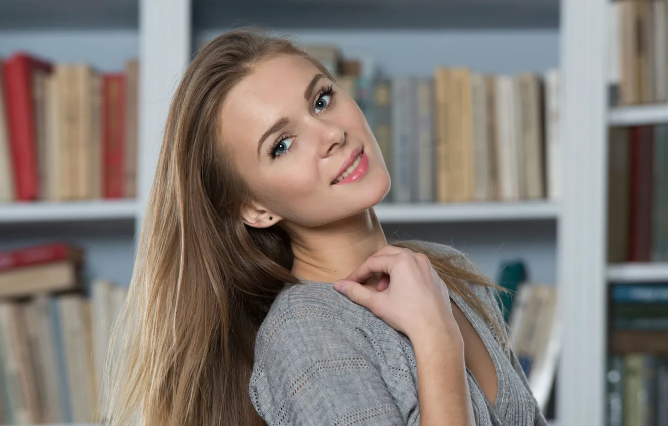 Фото обои Model, Smile, Close Up, Karissa Diamond, Bookcase