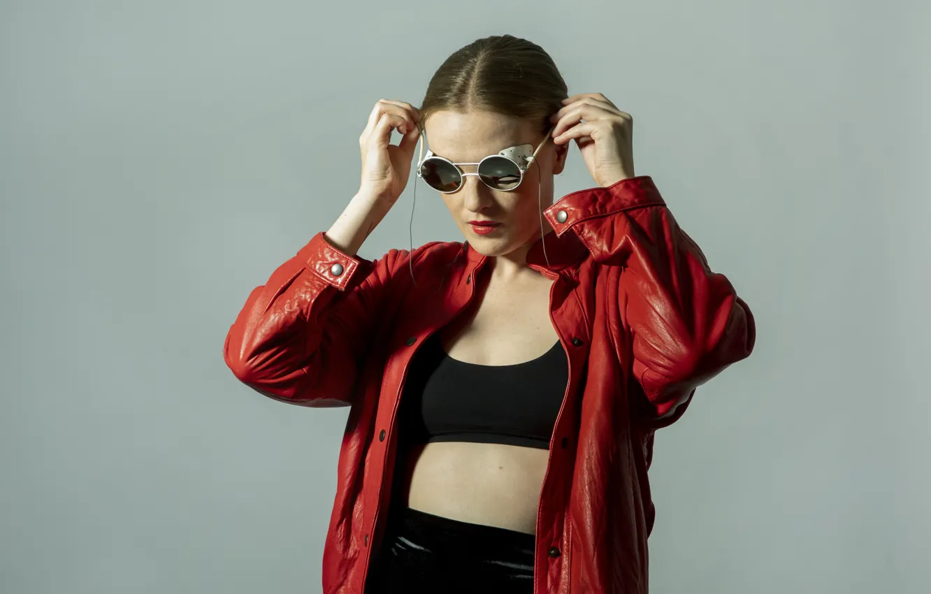 Фото обои Девушка, Очки, Норвегия, Folk, Norwegian singer-songwriter, Louien, Луиен, Miranda Solberg