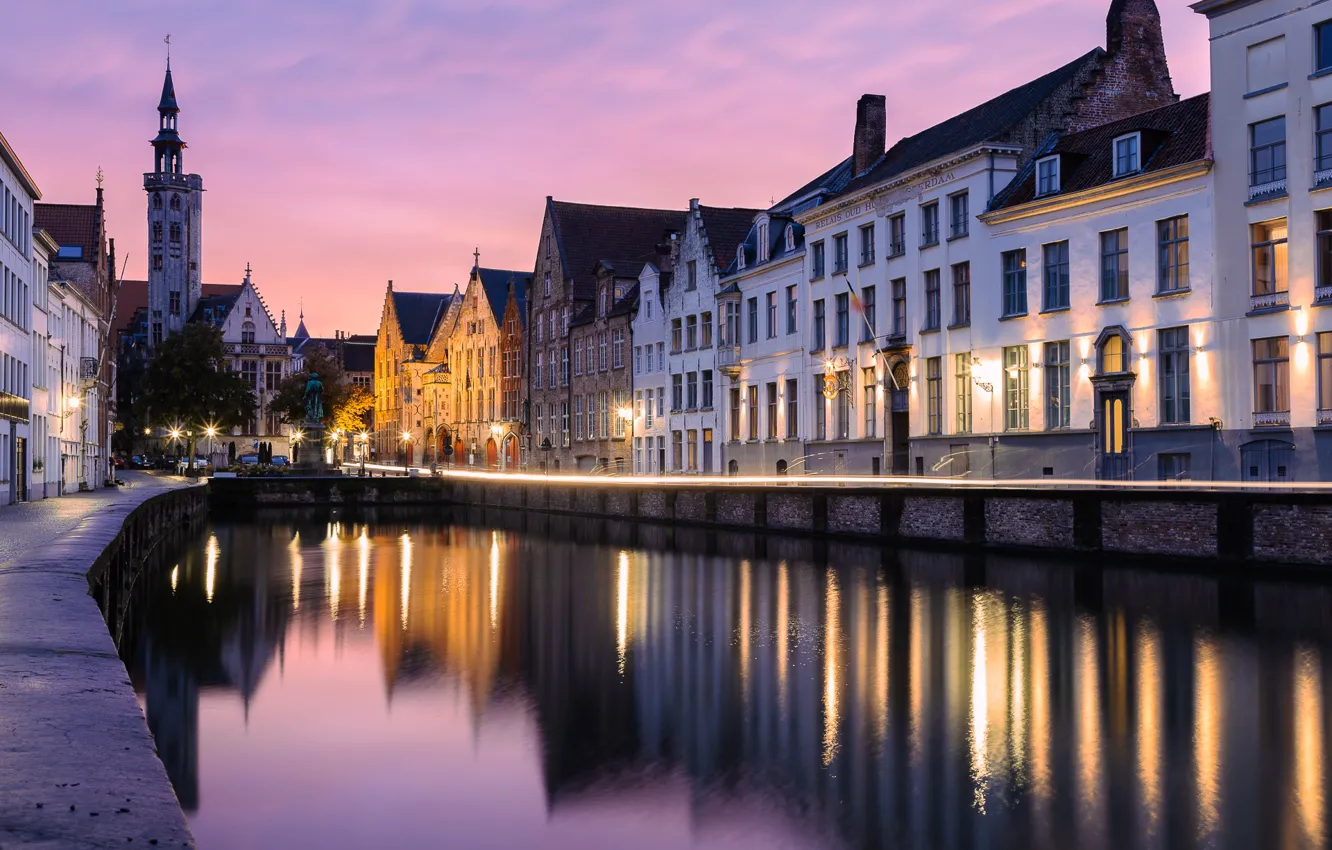 Фото обои город, здания, дома, вечер, освещение, фонари, канал, Бельгия