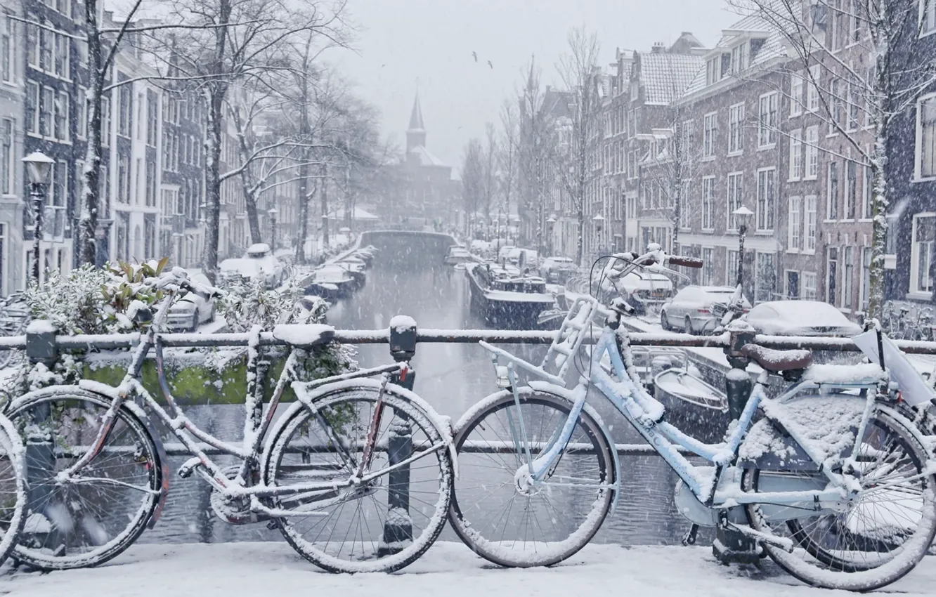 Фото обои bicycle, winter, snow, amsterdam, netherlands, bikes, europe 3840x2160px (4K) free download