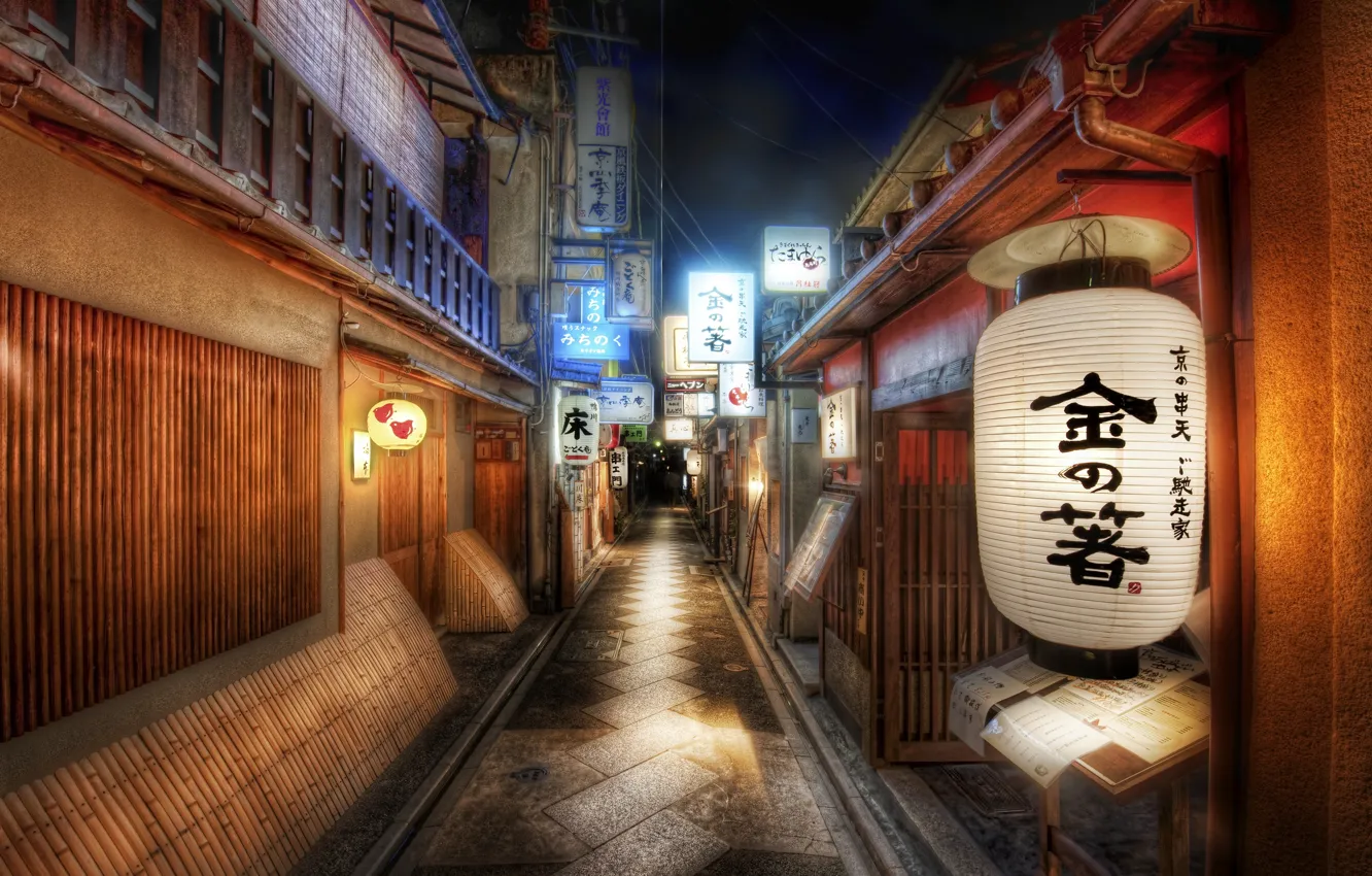 Фото обои полоса, дороги, Япония, знаки, фонарь, иероглифы