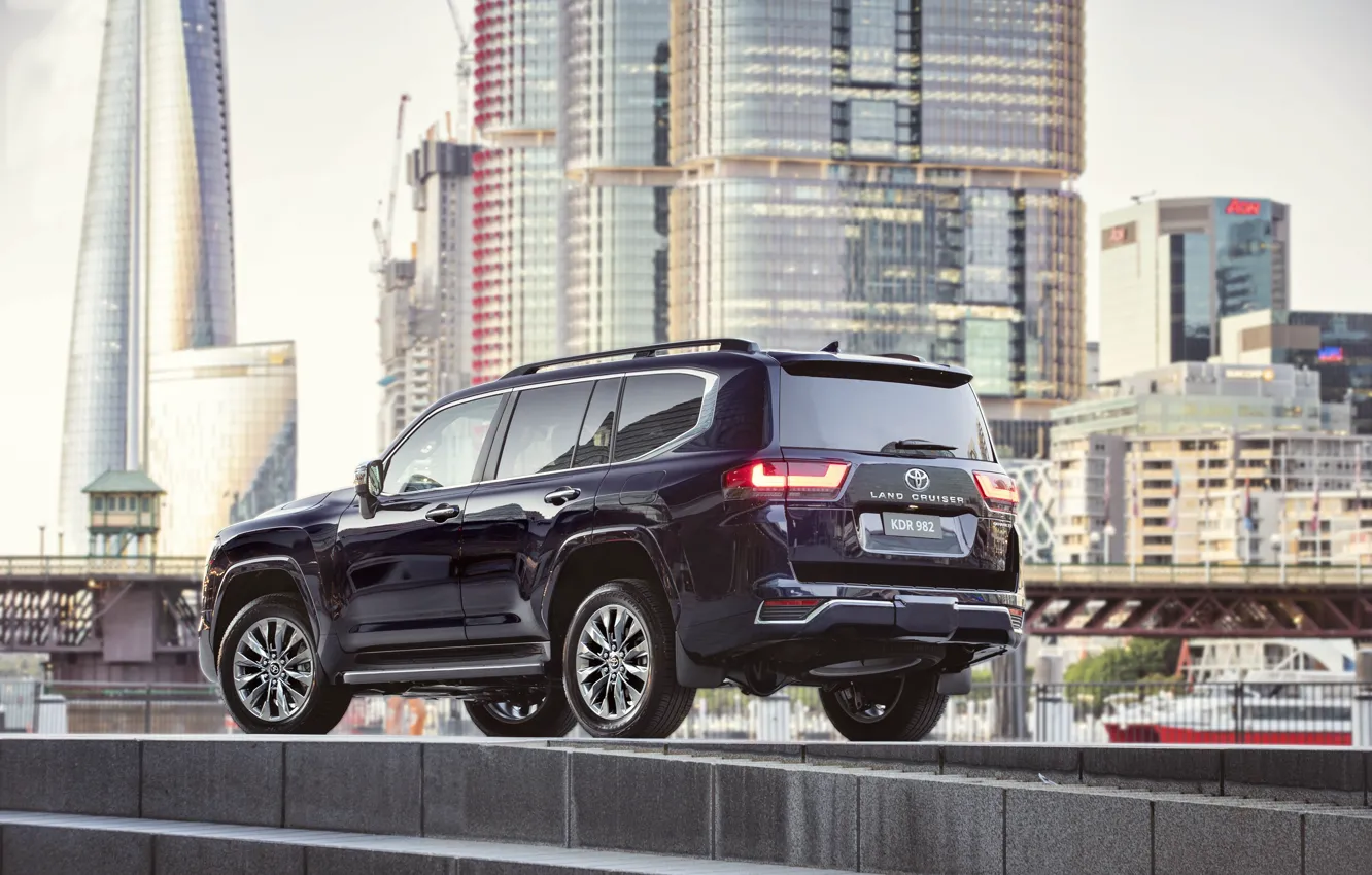 Фото обои Город, Автомобиль, Toyota Land Cruiser 300