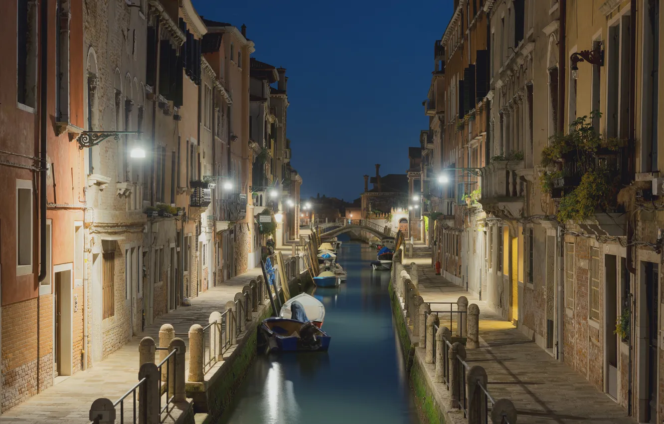 Фото обои ночь, мост, огни, дома, Италия, Венеция, канал