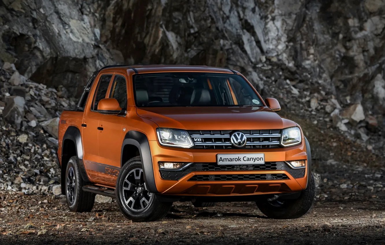 Фото обои Volkswagen, пикап, Amarok, Canyon, 2019, у скалы