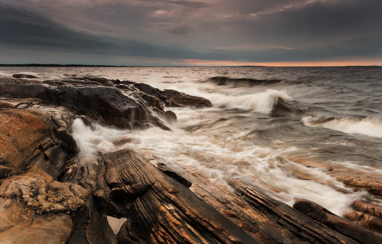 Фото обои шторм, озеро, камни, рассвет, Sweden, Varmland