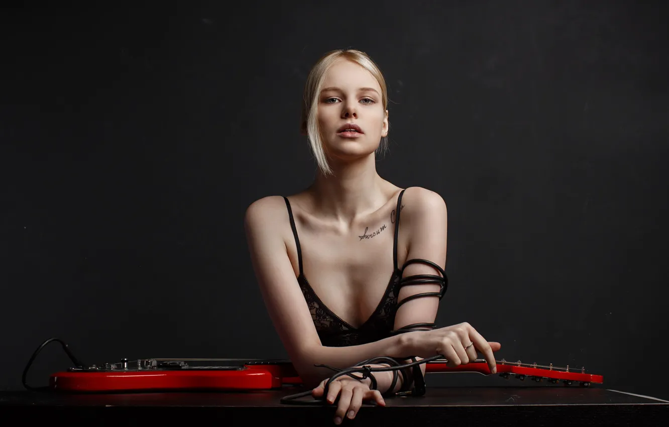 Фото обои гитара, тату, декольте, Александр Гранкин