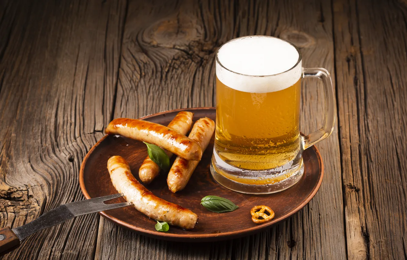 Фото обои view, mug, sausages, high angle, wooden background