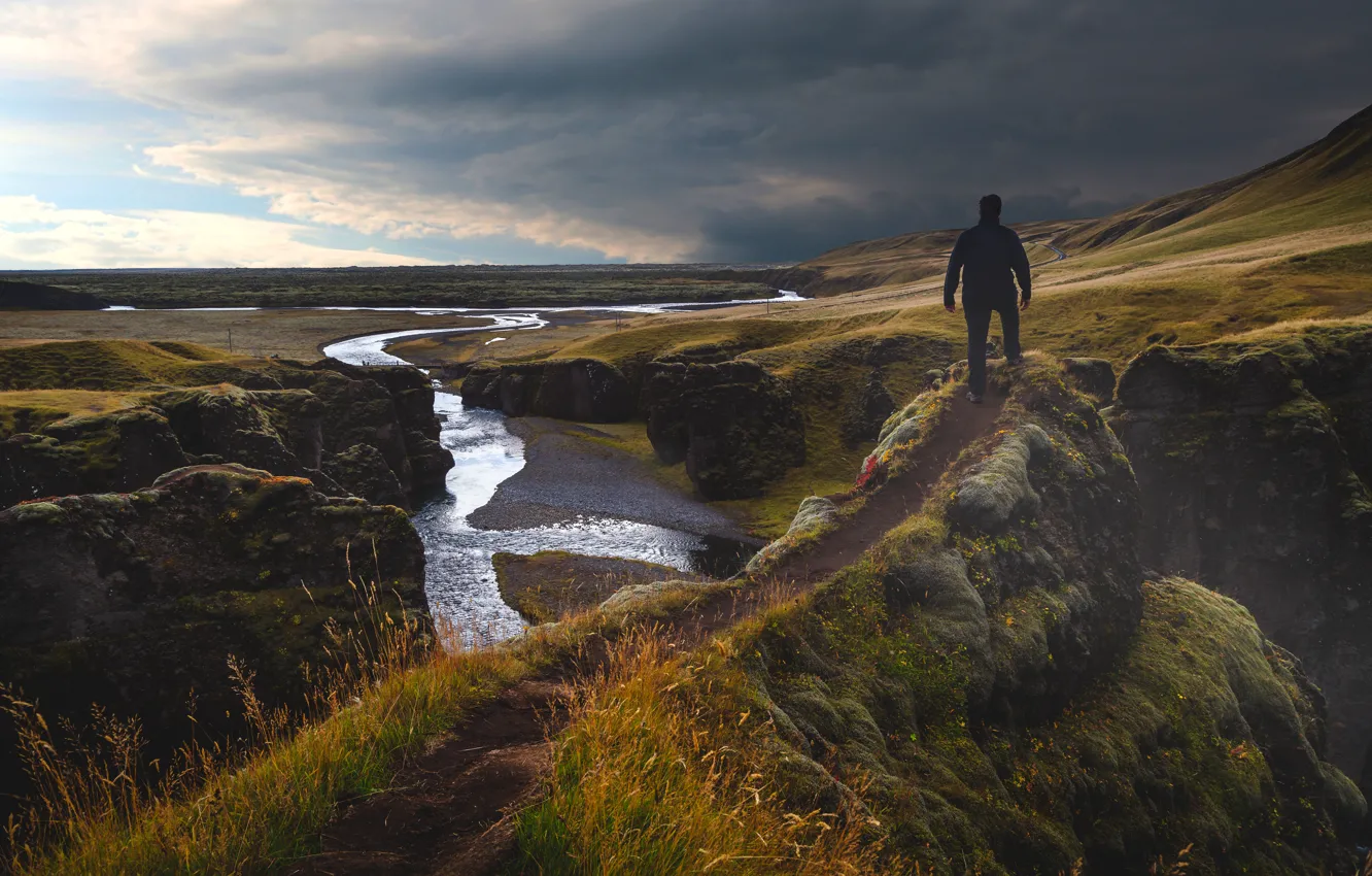 Фото обои Природа, Тропинка, Река, Человек, Пейзаж, Исландия, Вершина