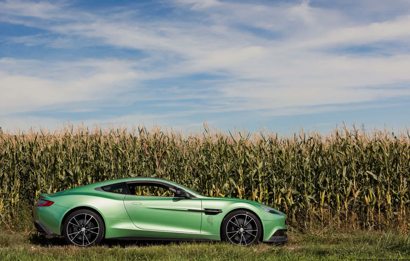 Фото обои Aston Martin, Green, V12, Vanquish