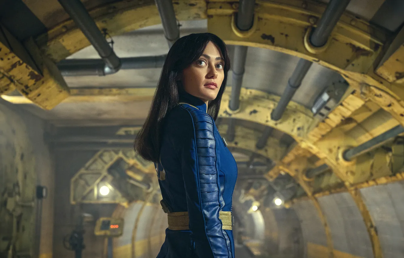 Фото обои девушка, фантастика, кадр, костюм, сериал, Fallout, Ella Purnell, Элла Пернелл