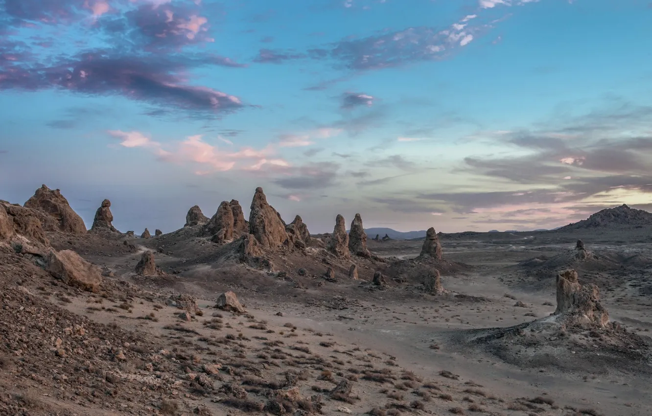 Фото обои небо, облака, природа, скалы, Калифорния, Trona Pinnacles, CША