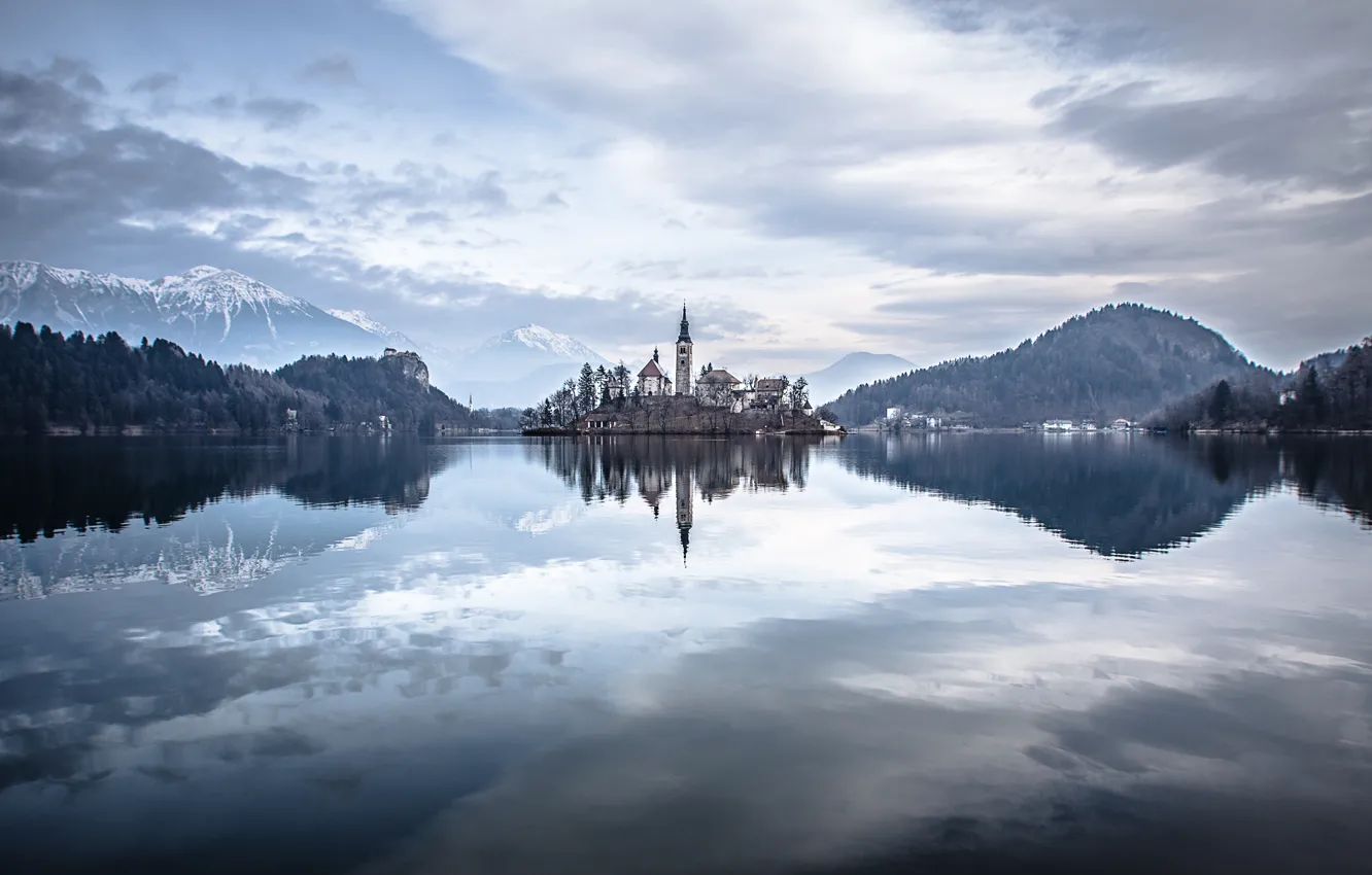 Фото обои горы, дома, башни, tower, mountains, houses, Словения, Lake Bled