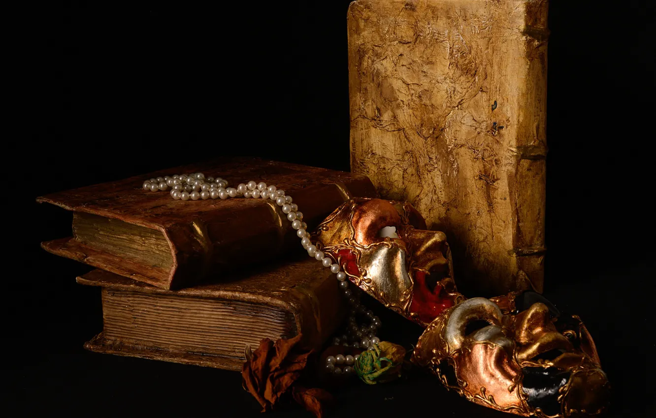 Фото обои цветы, ожерелье, маска, книга, натюрморт, карнавал