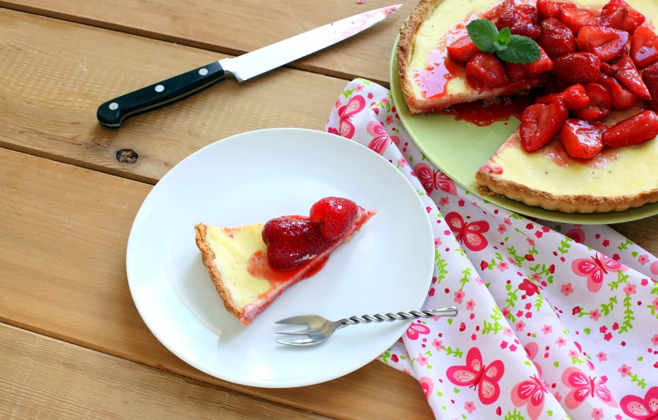 Фото обои ягоды, стол, клубника, пирог, посуда, десерт, выпечка