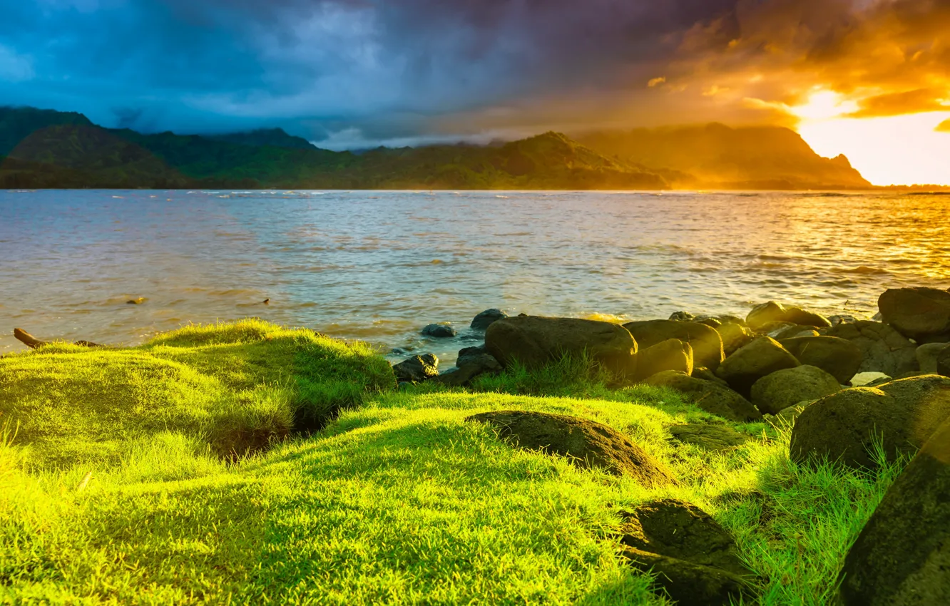 Фото обои трава, облака, пейзаж, горы, природа, камни, океан, берег