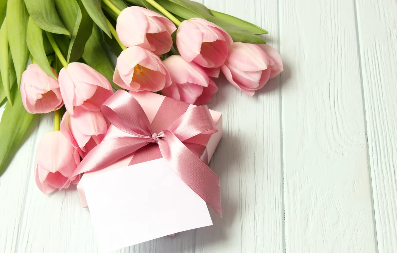 Фото обои цветы, подарок, букет, тюльпаны, розовые, wood, pink, flowers