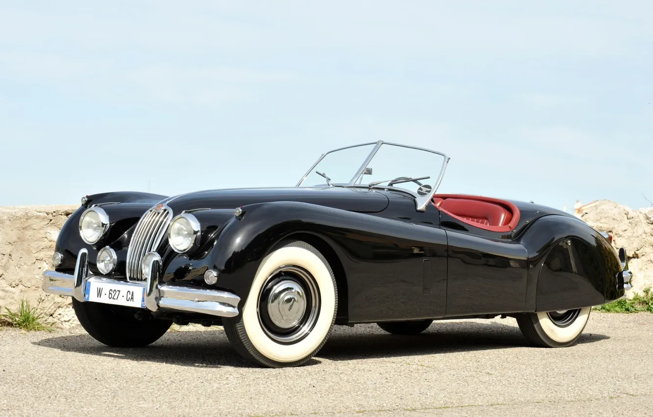 Фото обои небо, чёрный, Roadster, Jaguar, Ягуар, родстер, классика, 1954