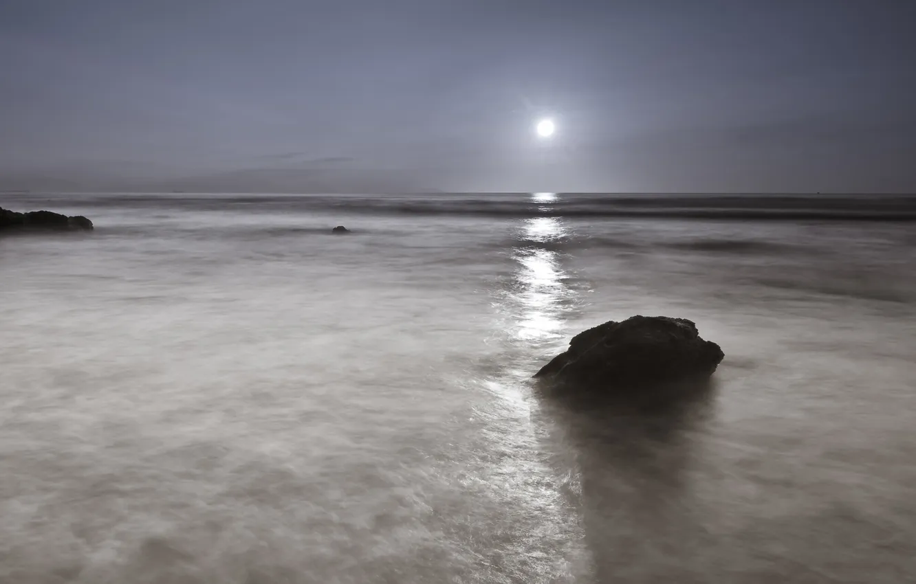 Фото обои море, камни, луна, Ночь