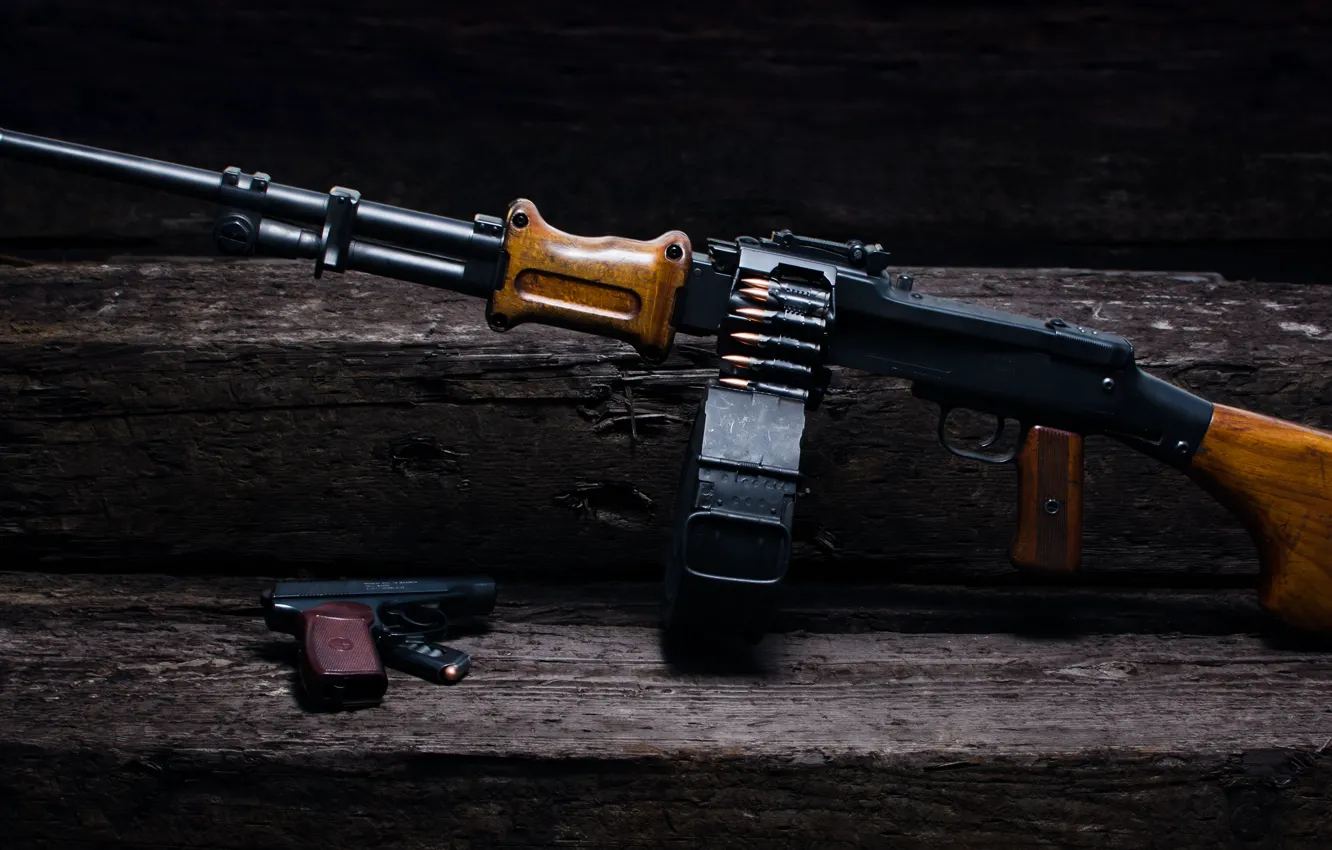 Фото обои пистолет, оружие, РПД, Дегтярёва, Макарова, Ручной пулемёт