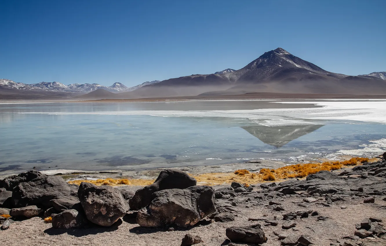 Фото обои небо, горы, озеро, камни, Боливия