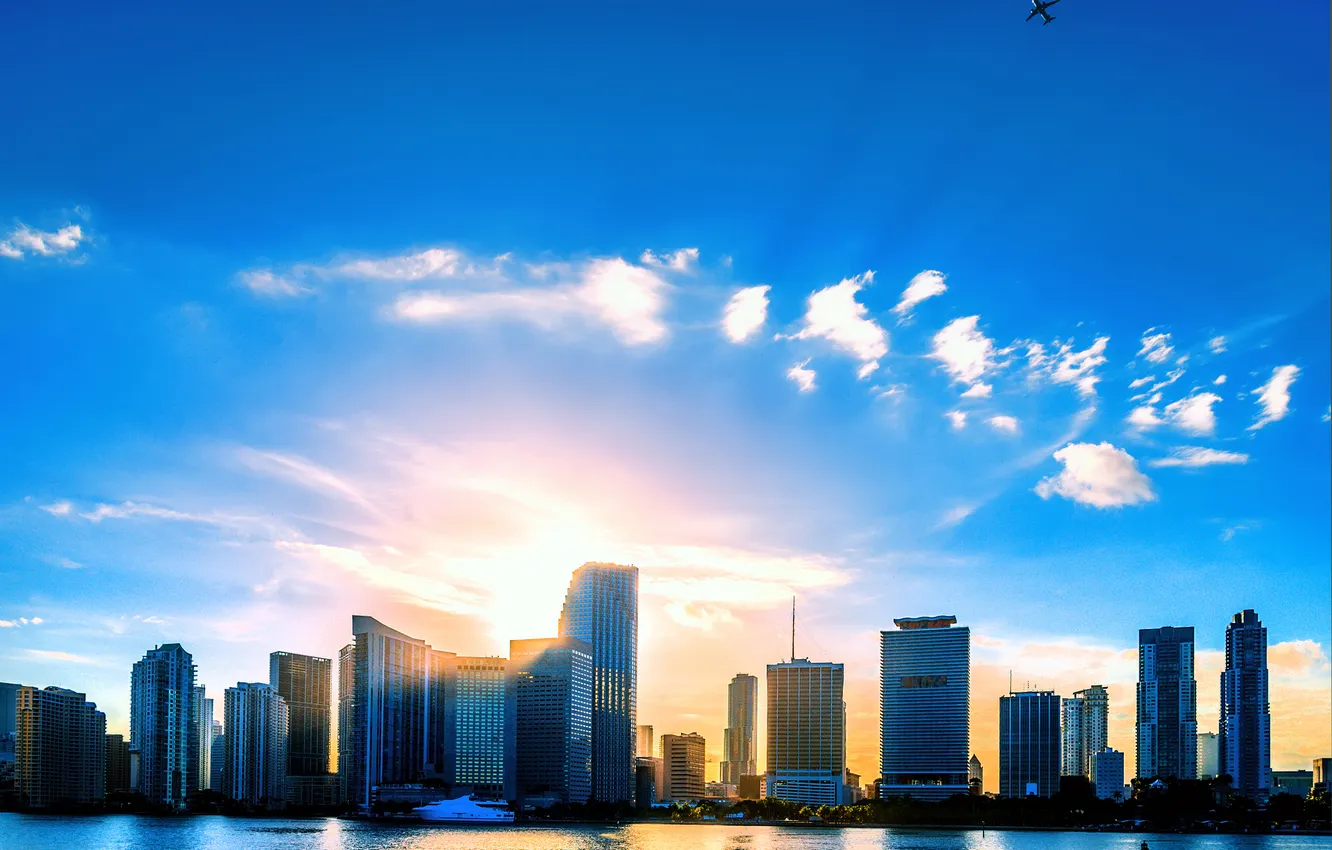 Фото обои небо, солнце, дома, Майами, Флорида, USA, США, самолёт