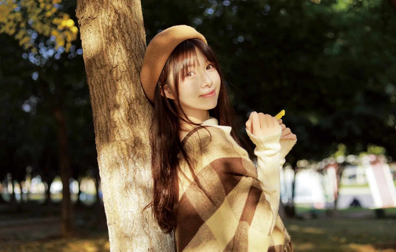 Фото обои Beautiful, Asian, Model, Tree, Smile, Woman, Cute, Pretty