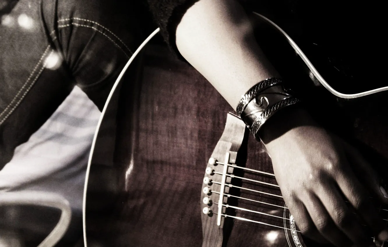 Фото обои рука, джинсы, струны, Гитара, браслет
