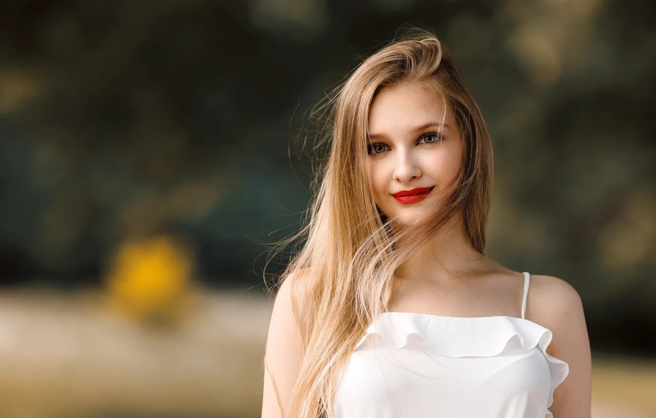 Фото обои girl, long hair, dress, photo, model, bokeh, lips, blonde