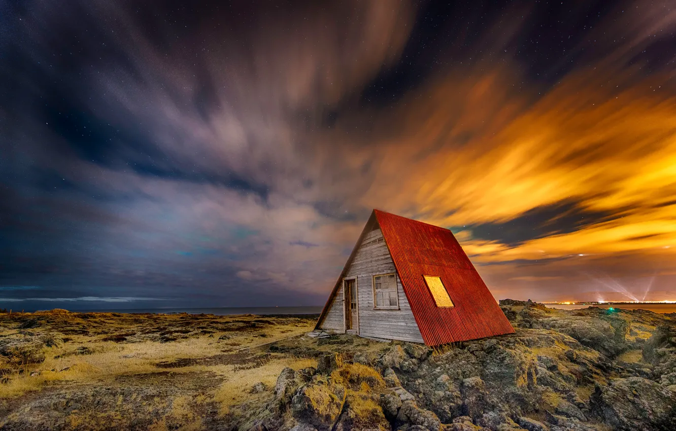 Фото обои небо, звезды, свет, ночь, дом, Исландия, Larry Gerbrandt photography