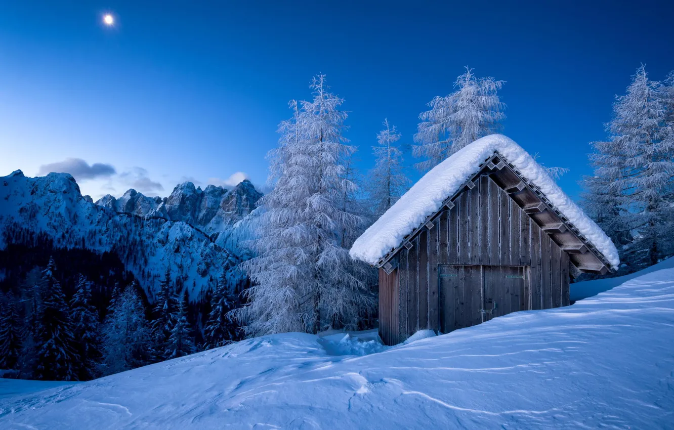 Фото обои зима, горы, мороз, сарай, сугробы