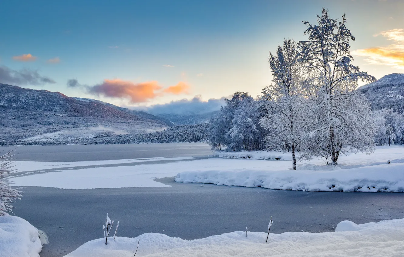 Фото обои зима, снег, деревья, горы, озеро, Норвегия